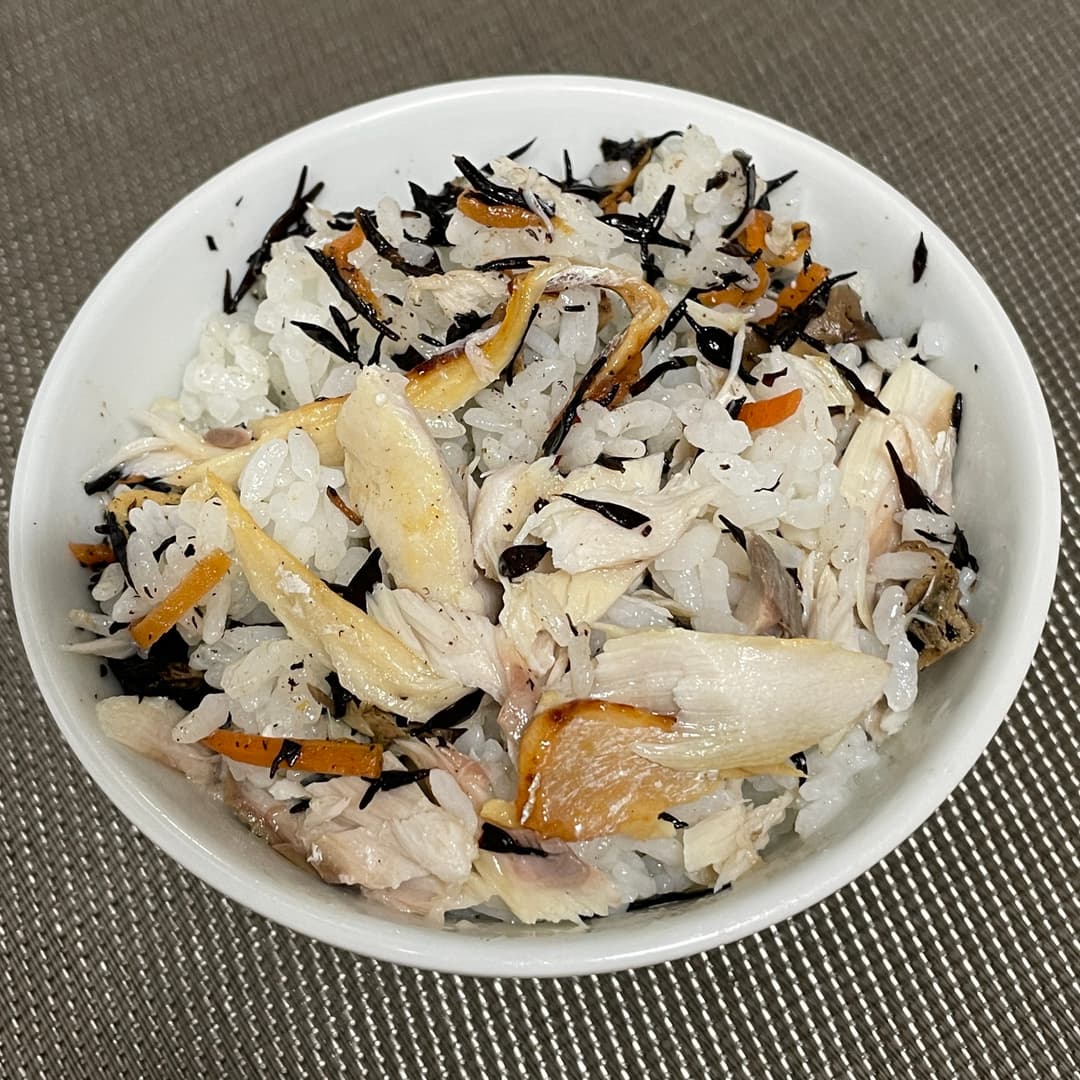 焼きサバひじき飯の完成写真