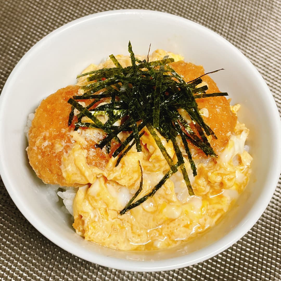 梅しそカツ丼の完成写真