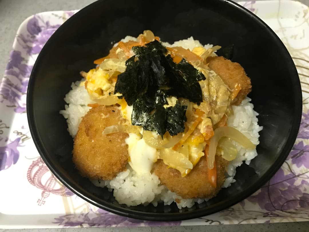 簡単！カツとじ丼の完成写真
