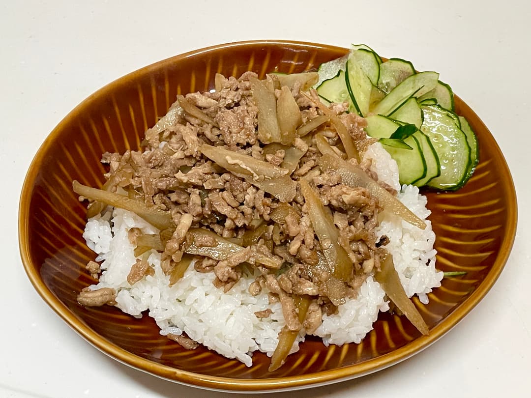 ささがきごぼうとひき肉の甘辛そぼろご飯の完成写真