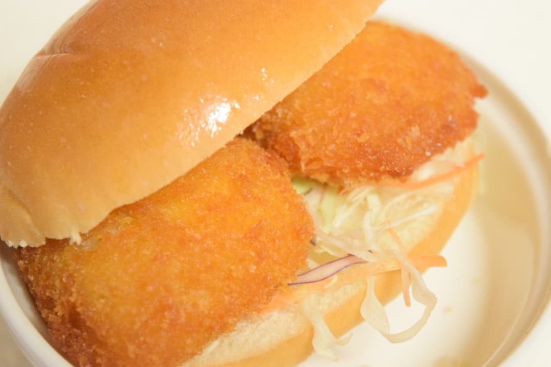 白身魚フライのフィッシュバーガーの完成写真