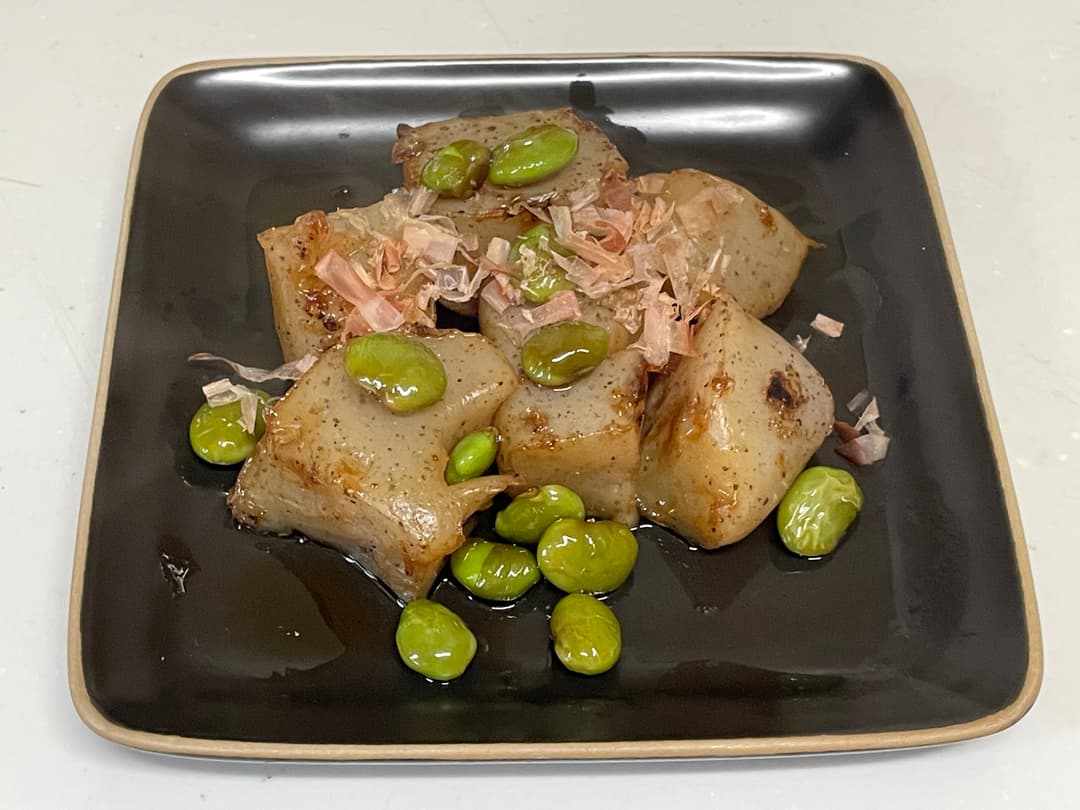 茶豆とちぎりこんにゃくの煮物の完成写真