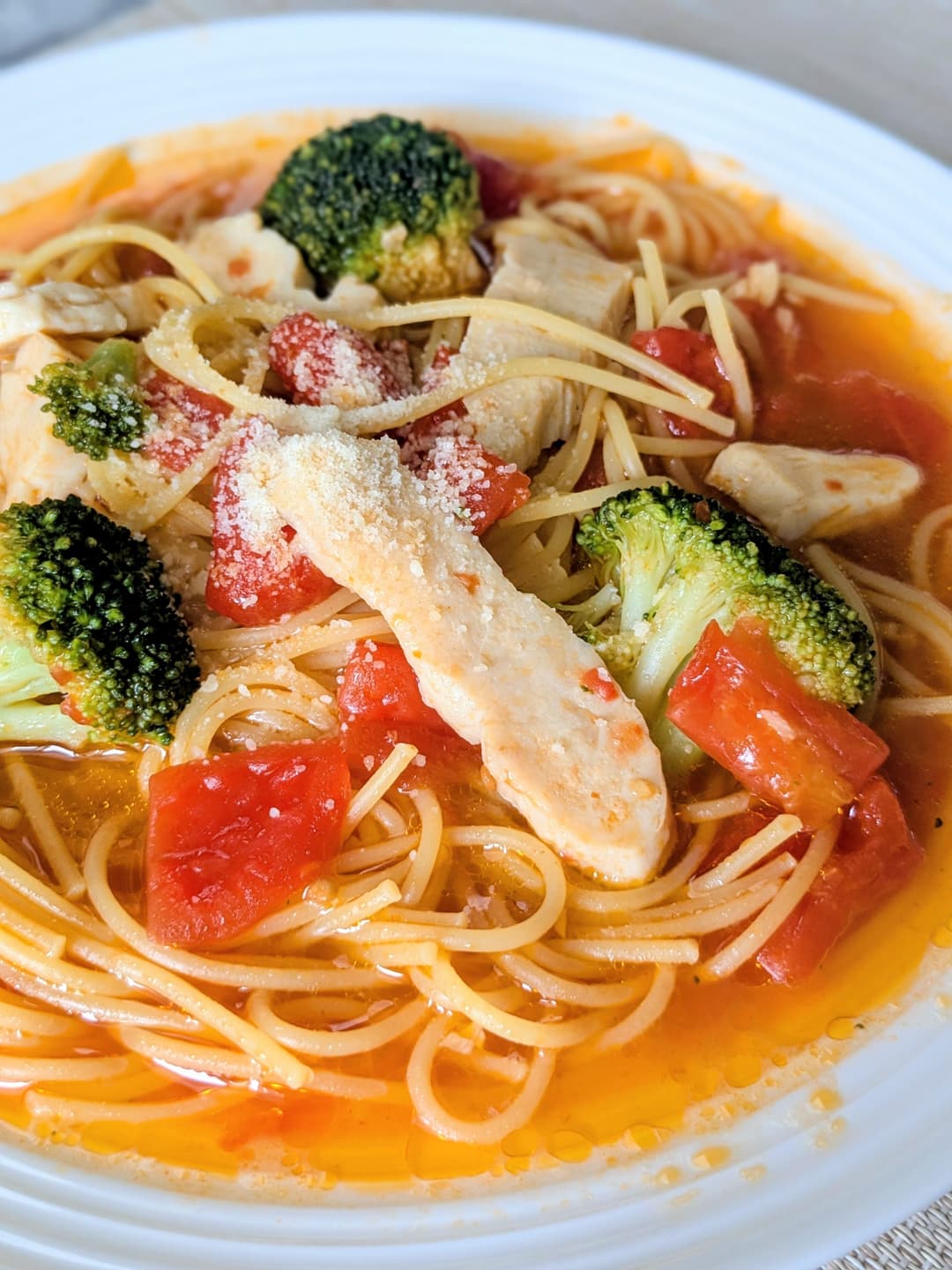 ささみブロッコリーのトマトスープパスタの完成写真