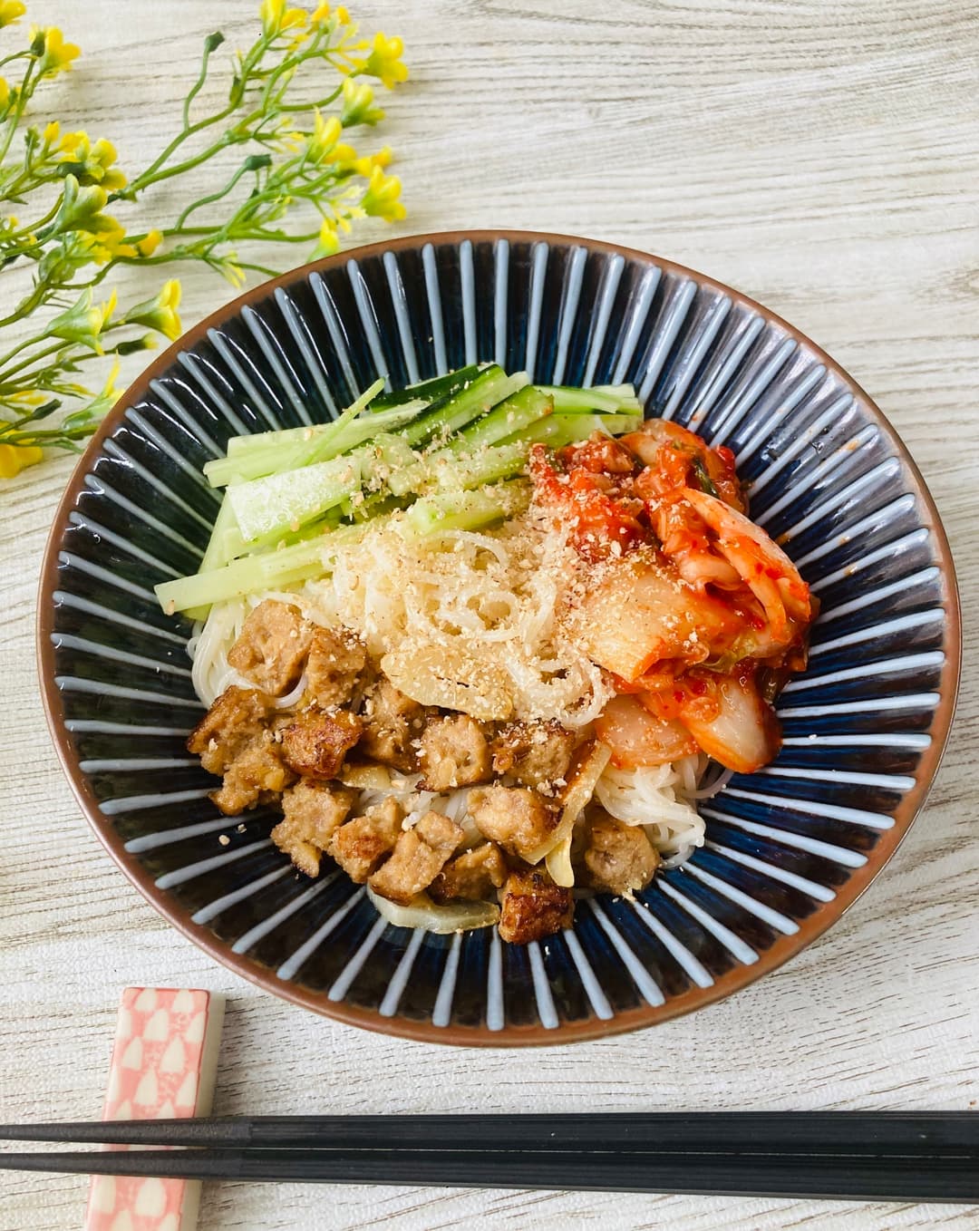 肉入りビビンそうめんの完成写真