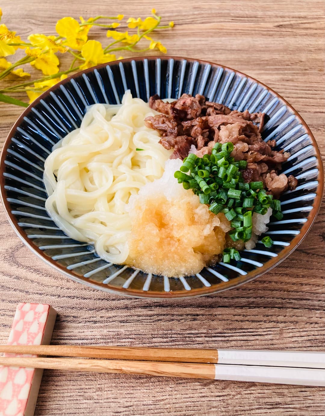 冷おろし焼き牛うどんの完成写真