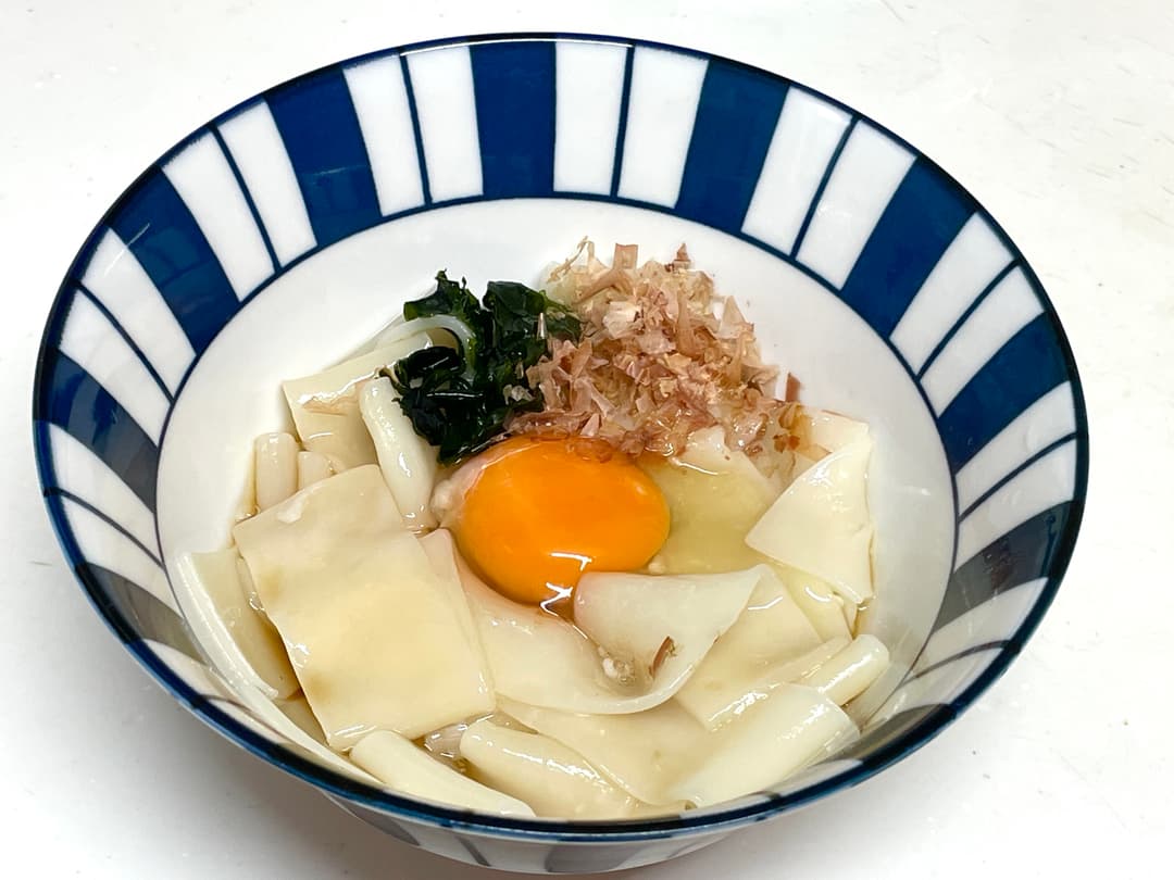 ひもかわ釜玉うどんの完成写真