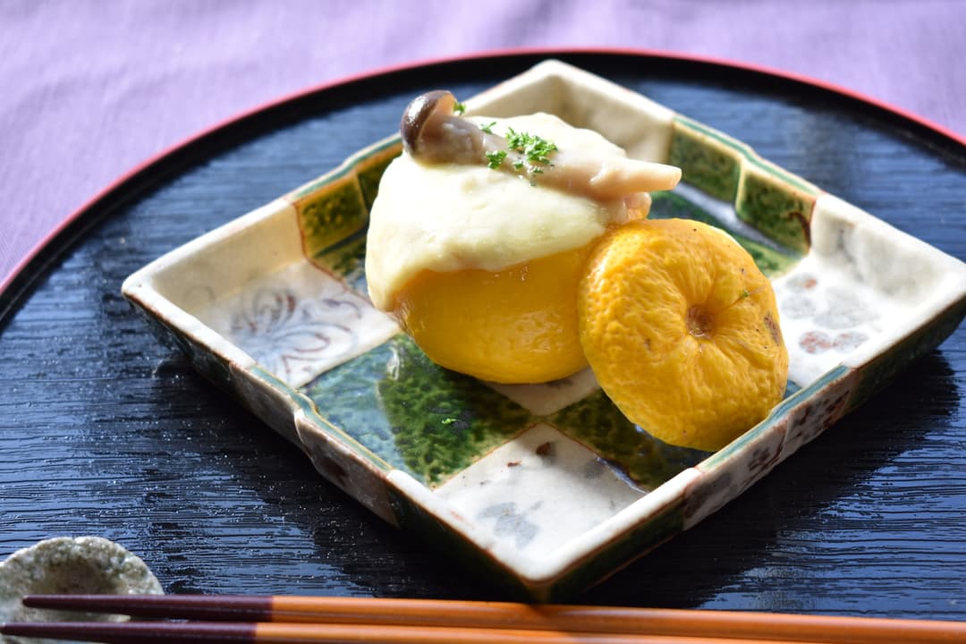 もち麦リゾットポルチーニクリームの柚子釜焼きの完成写真