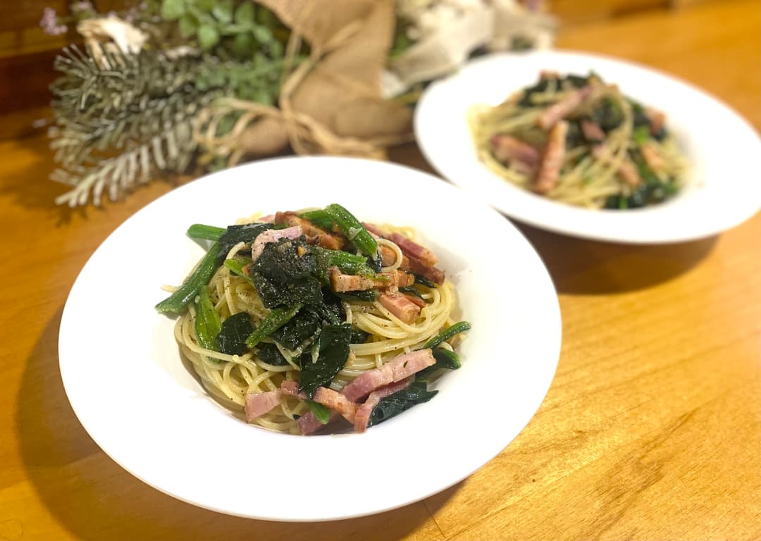 ベーコンとほうれん草のオイルパスタの完成写真
