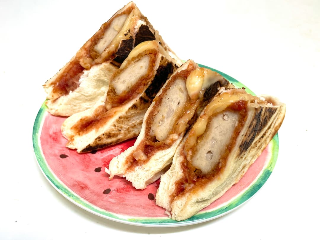 新潟たれカツのチーズグリルサンドの完成写真