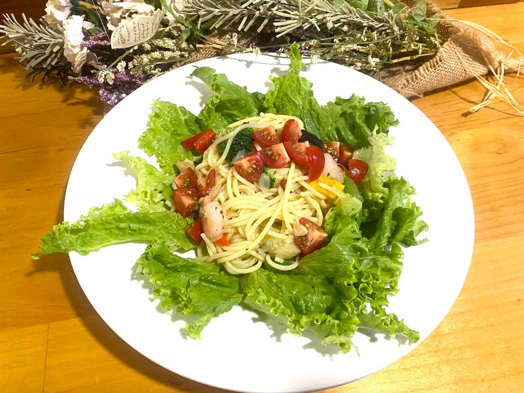 7種野菜と小エビのサラダパスタの完成写真