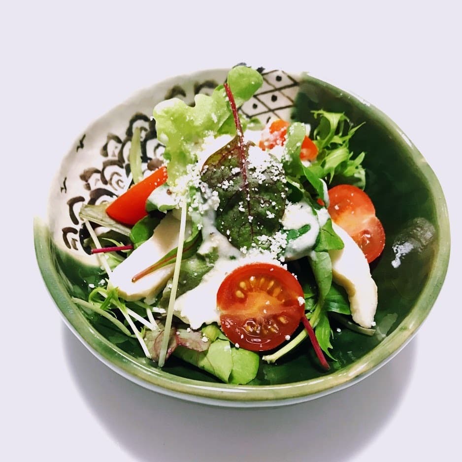 チキンと野菜のサラダ ~ハニーヨーグルトソースでの完成写真