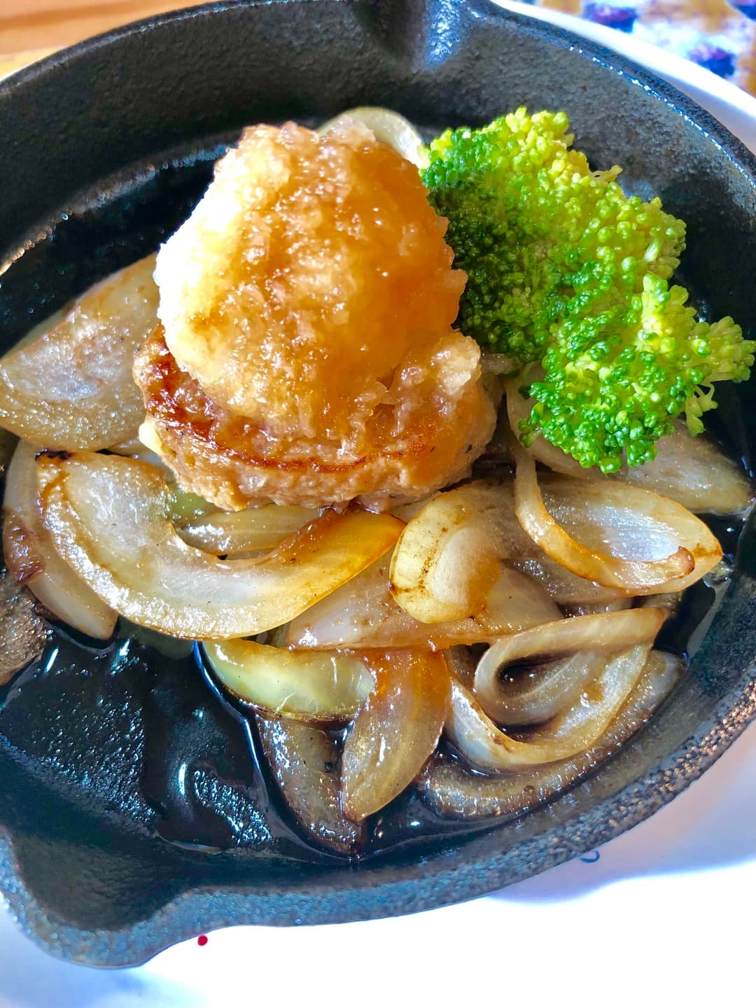 スキレットで和風ハンバーグステーキの完成写真