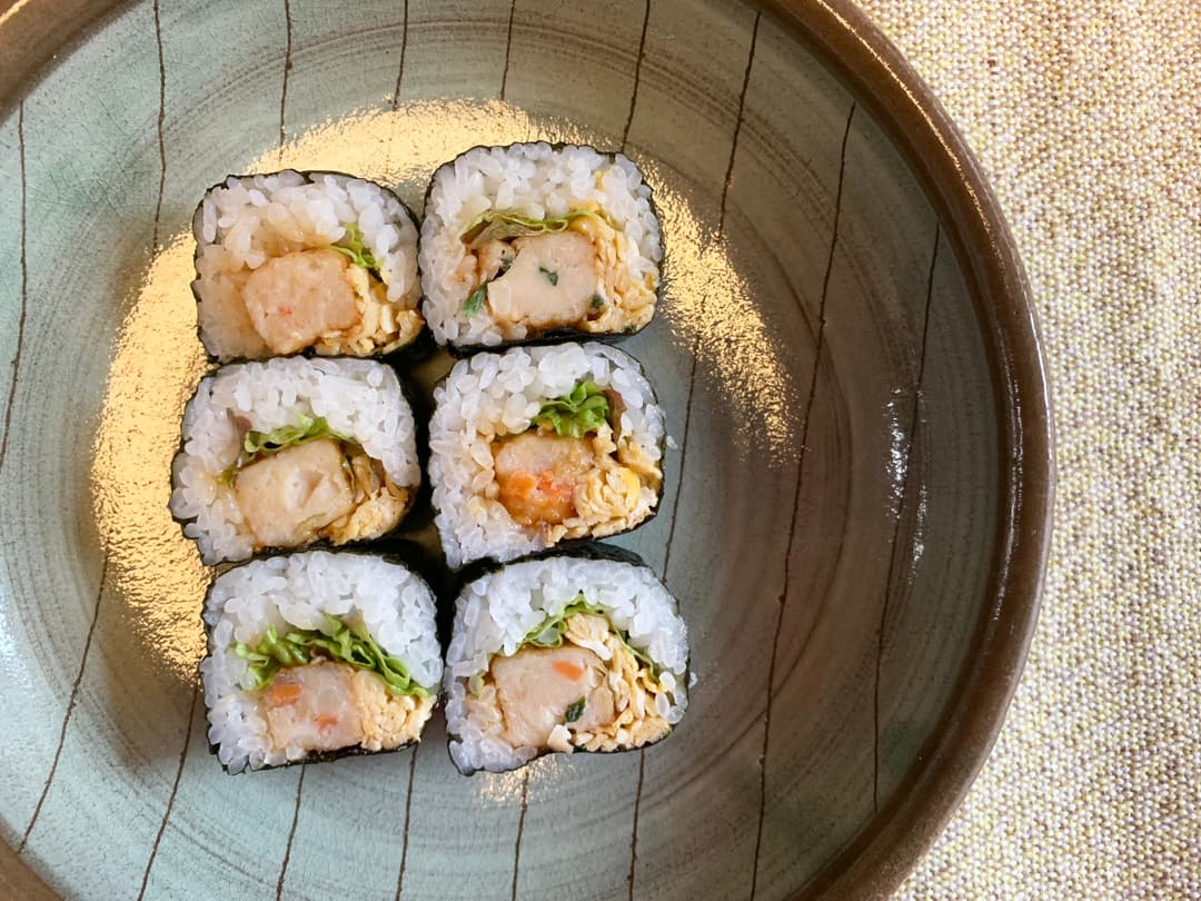 スティックチキンの太巻きの完成写真