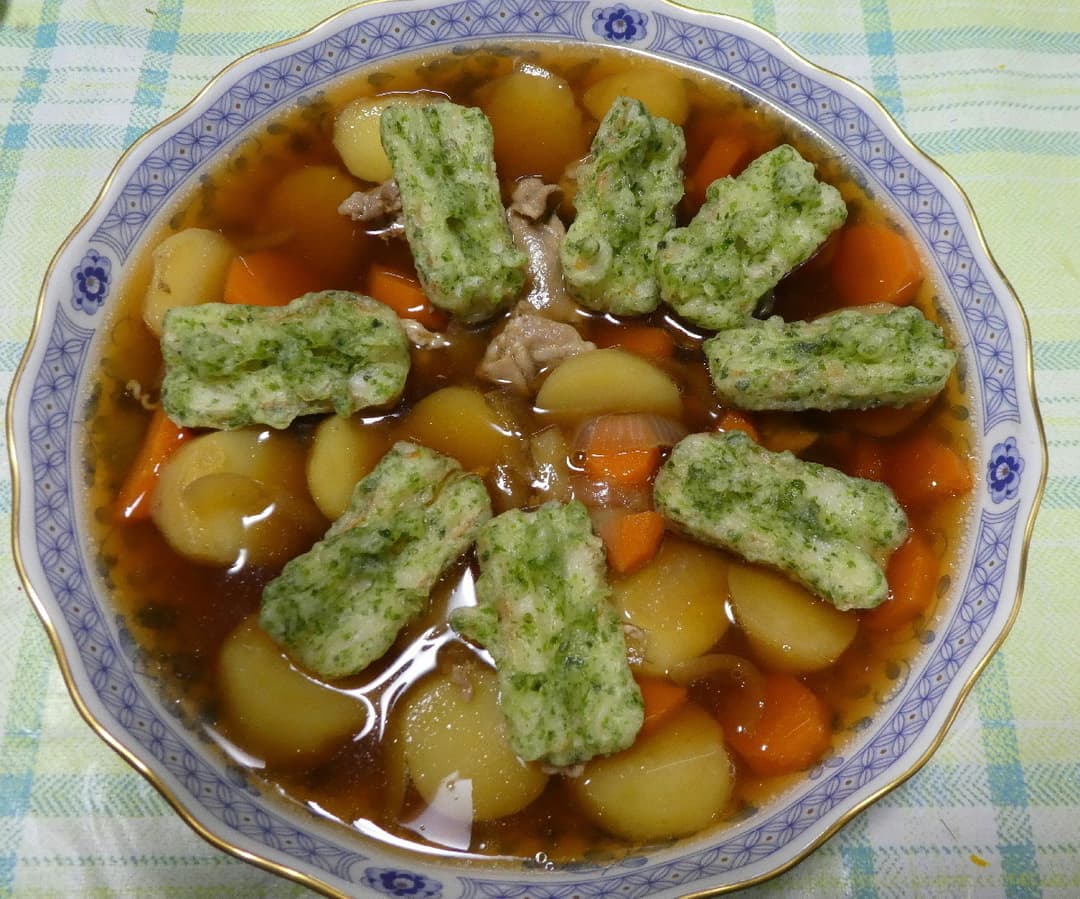 肉じゃがの ちくわ磯辺揚げ乗せの完成写真