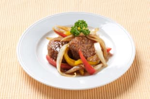 ひとくちカツのソース煮の完成写真
