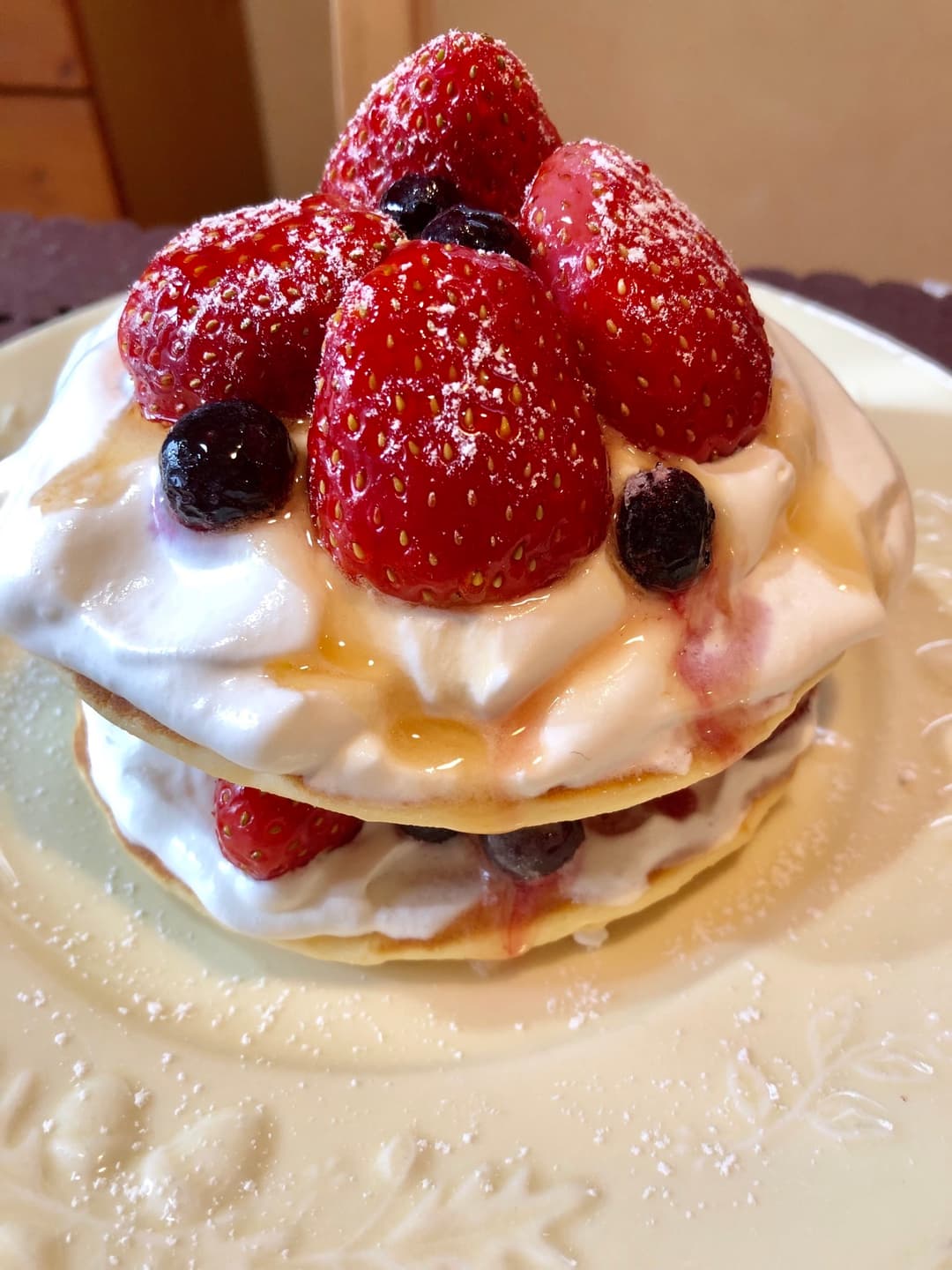 ホットケーキでデコレーションケーキの完成写真
