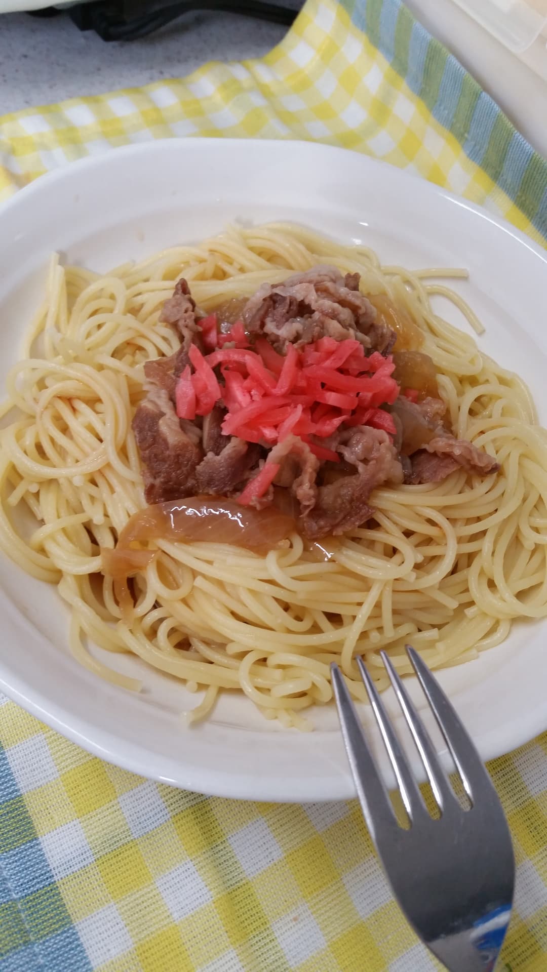 松屋の牛丼スパゲティーの完成写真