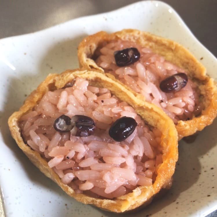 赤飯のいなり寿司の完成写真