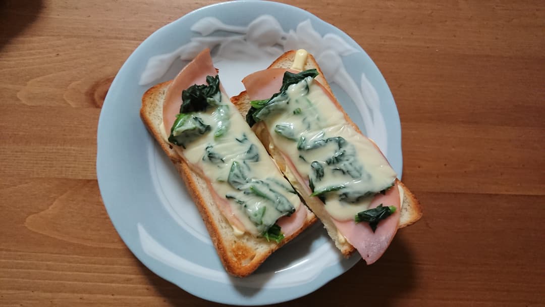 ハムチーズほうれん草トーストの完成写真