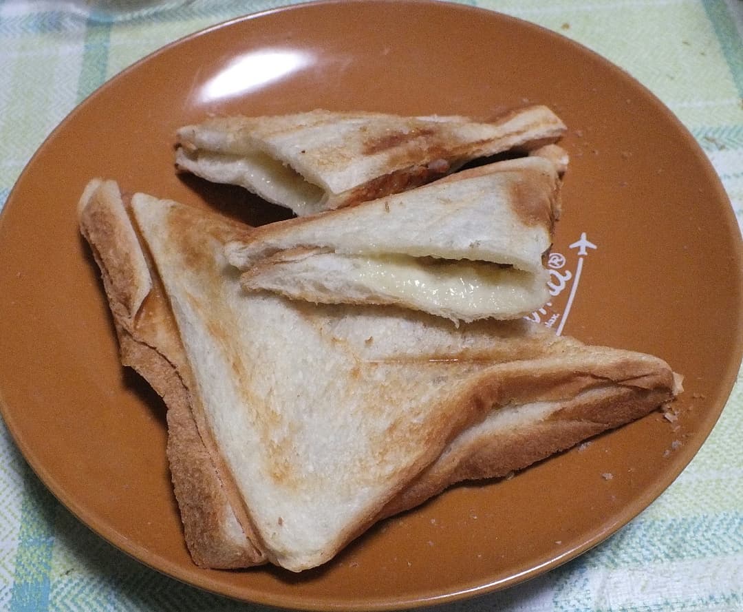 チーズトンカツホットサンドの完成写真