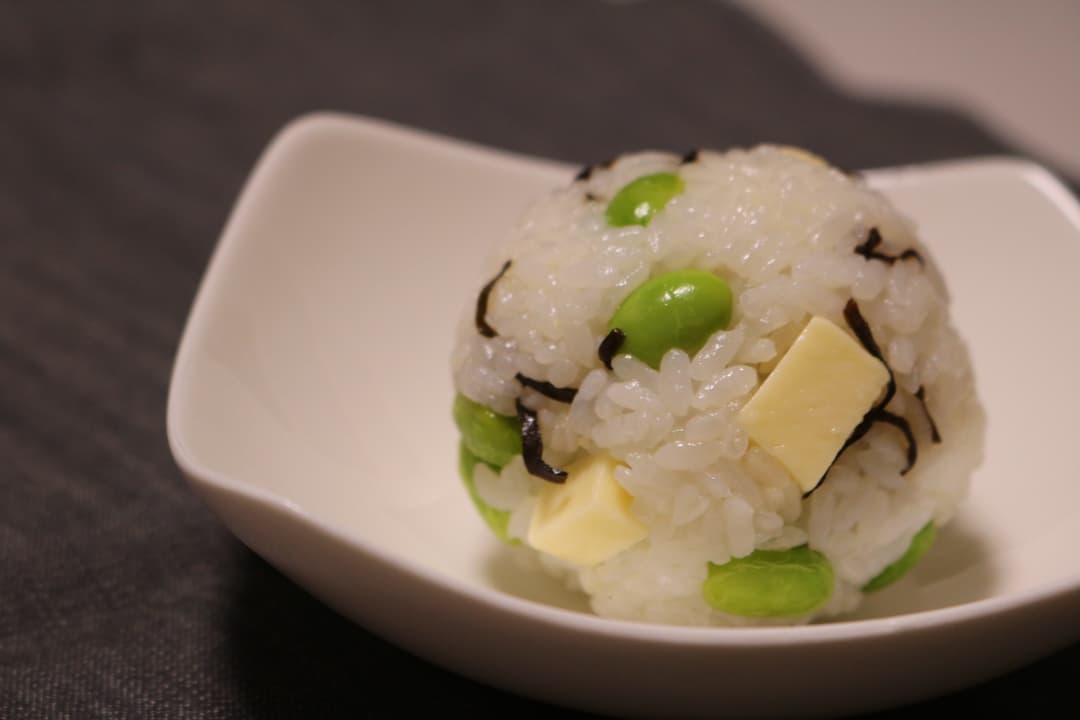 えだ豆とチーズのまんまるおにぎりの完成写真
