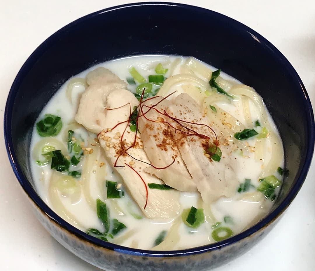 五香粉の牛乳うどんの完成写真