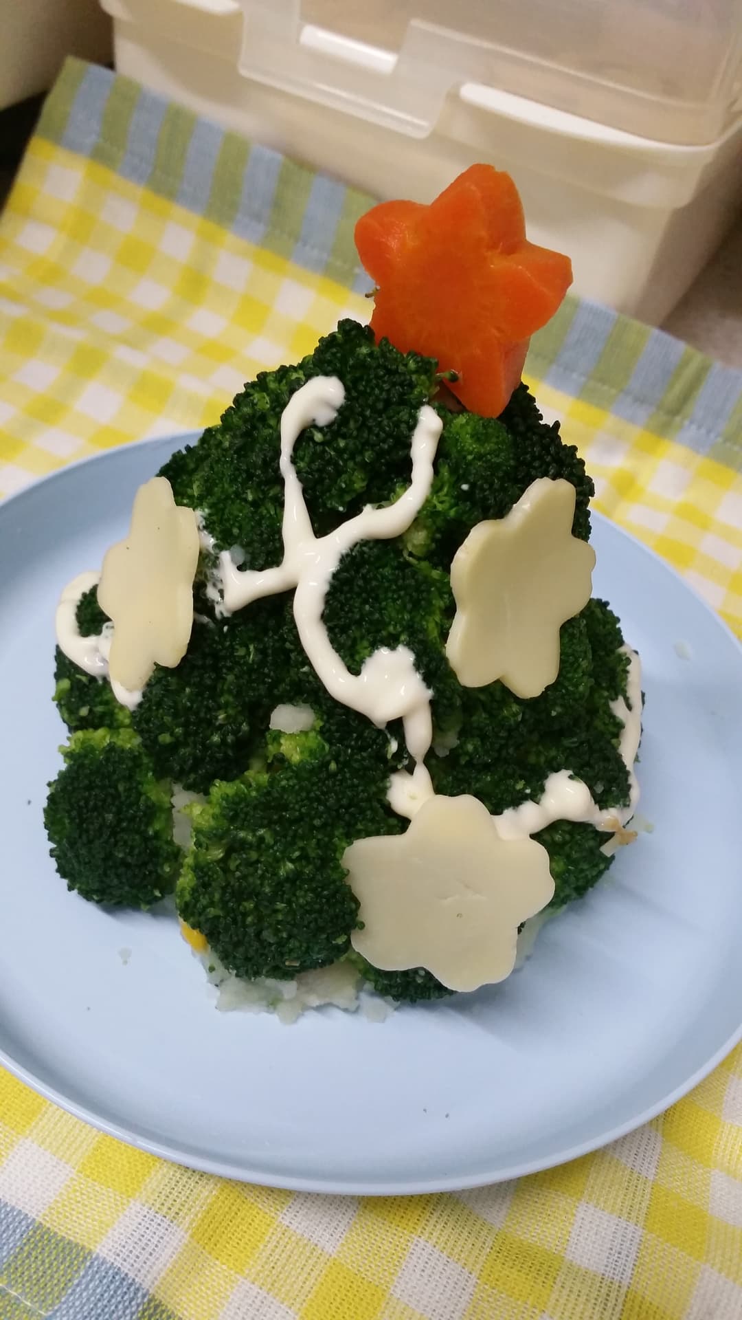 クリスマスのブロッコリーツリーの完成写真