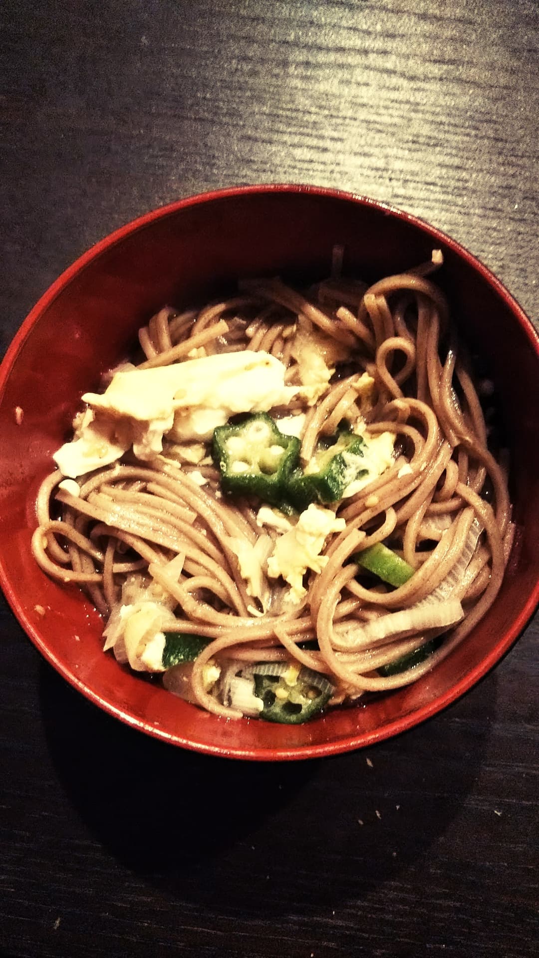 あったか卵オクラ蕎麦の完成写真