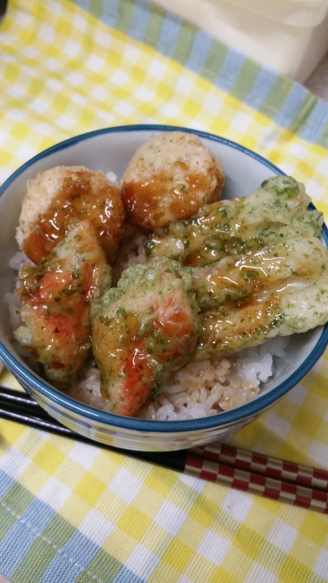 3種の海鮮磯辺揚げ天丼の完成写真