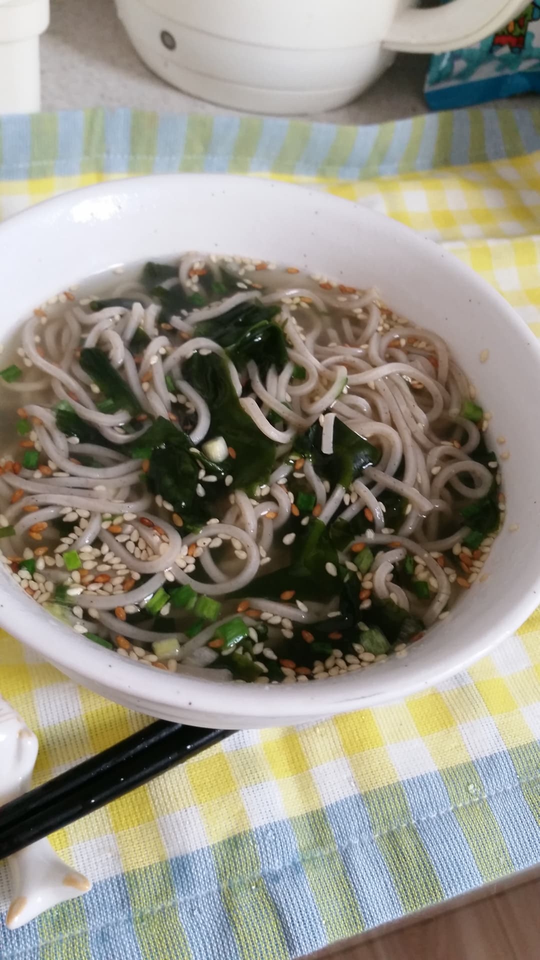 3分でできるワカメ蕎麦の完成写真