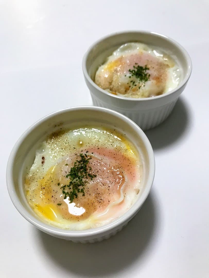 コーン、ウィンナー、じゃがいもの目玉焼きの完成写真