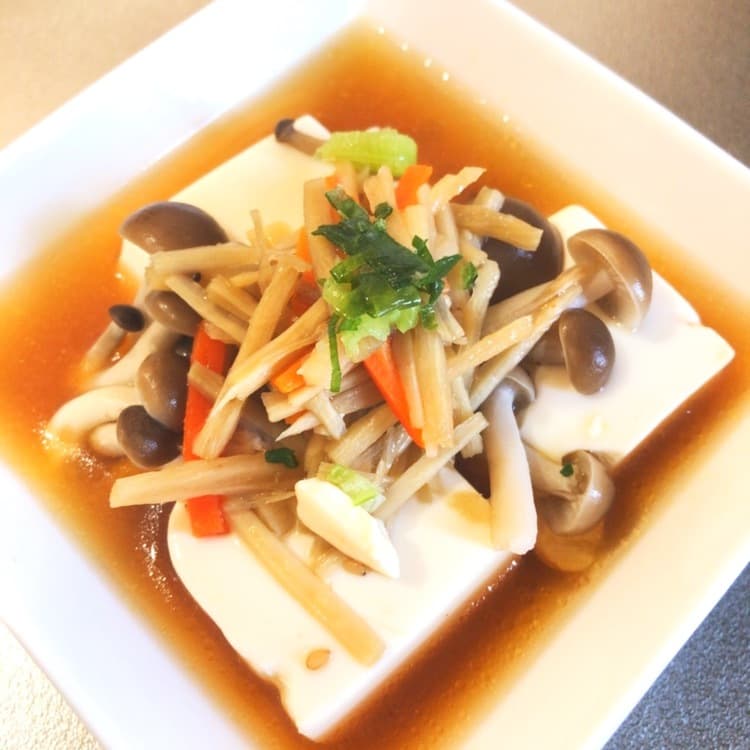 湯豆腐 きんぴらごぼう入り割りポン酢の完成写真