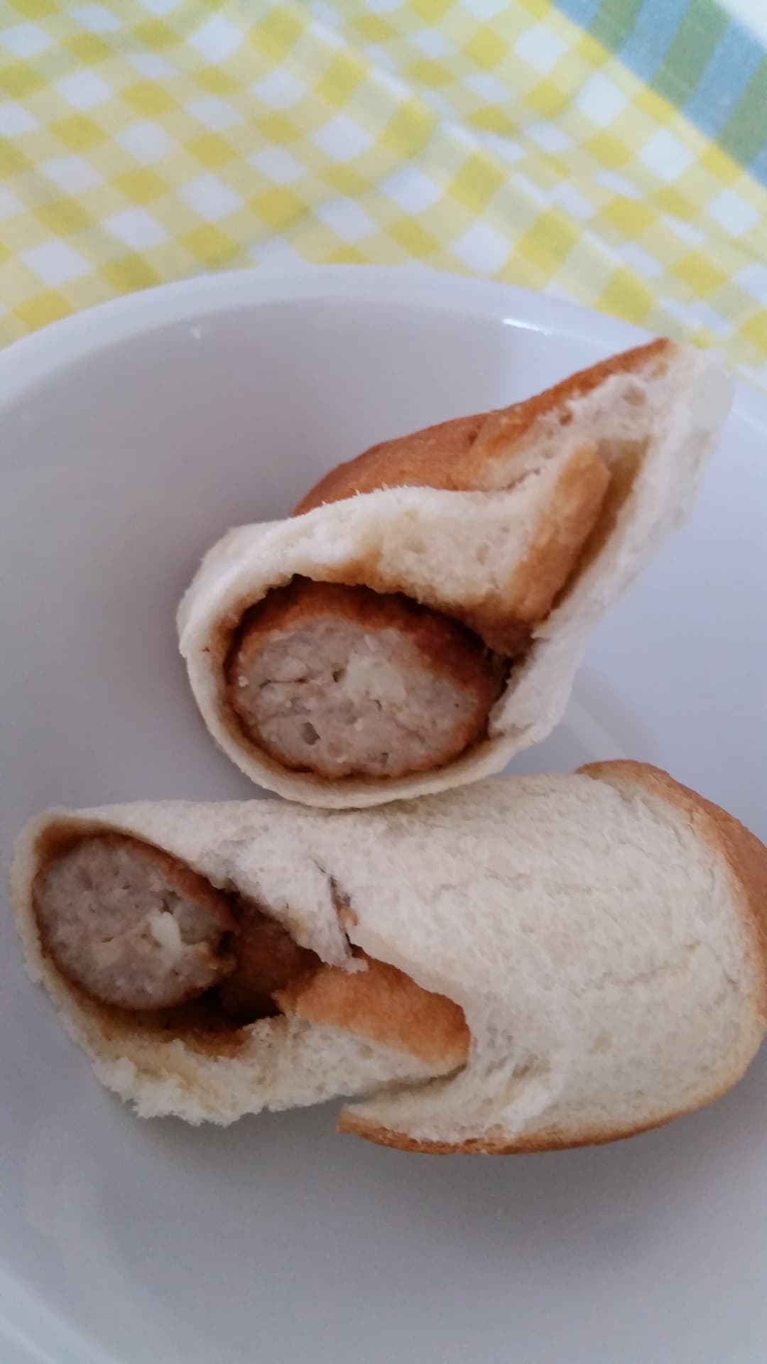 お肉で巻いたチーズロールの完成写真