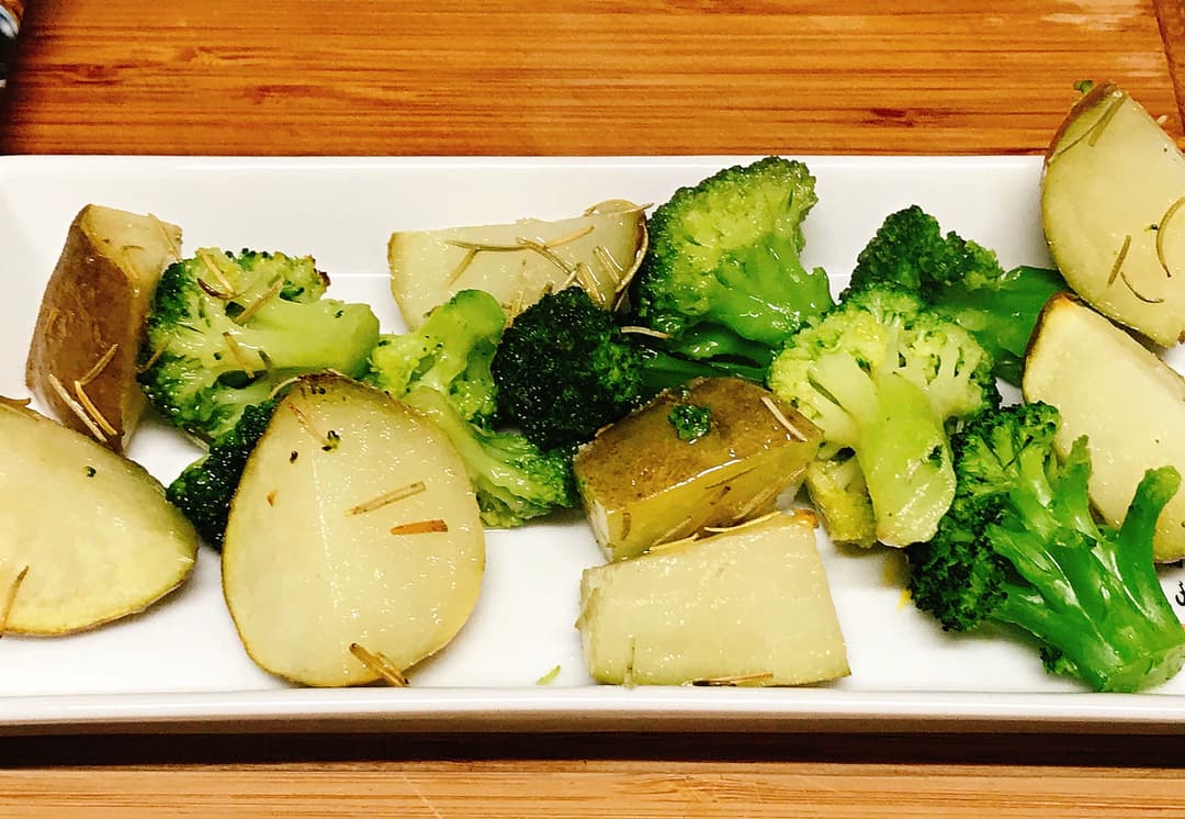 LAWSON ブロッコリーとじゃがいものオーブントースター焼の完成写真