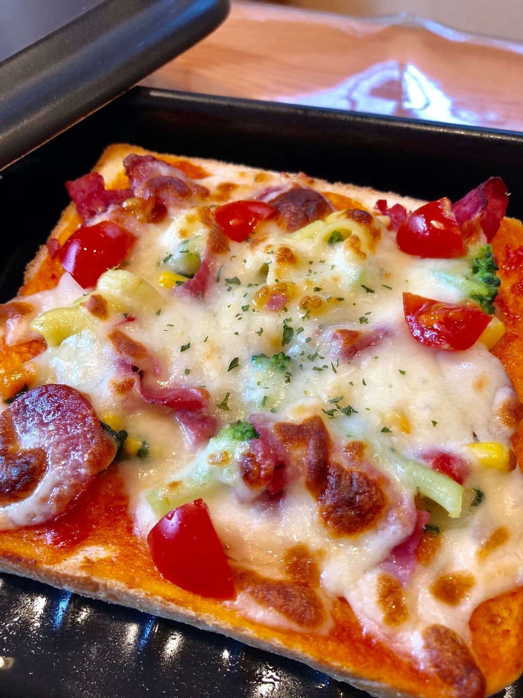 野菜たっぷりピザパンの完成写真