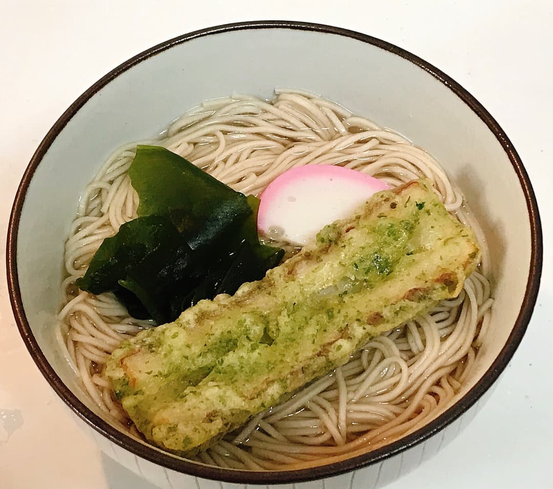 太ちくわ磯辺揚げ蕎麦の完成写真