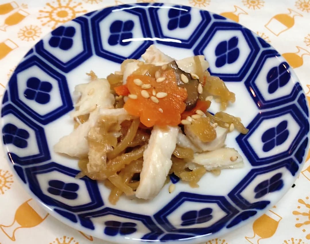 6種の和惣菜 鶏と切り干し大根の和え物の完成写真