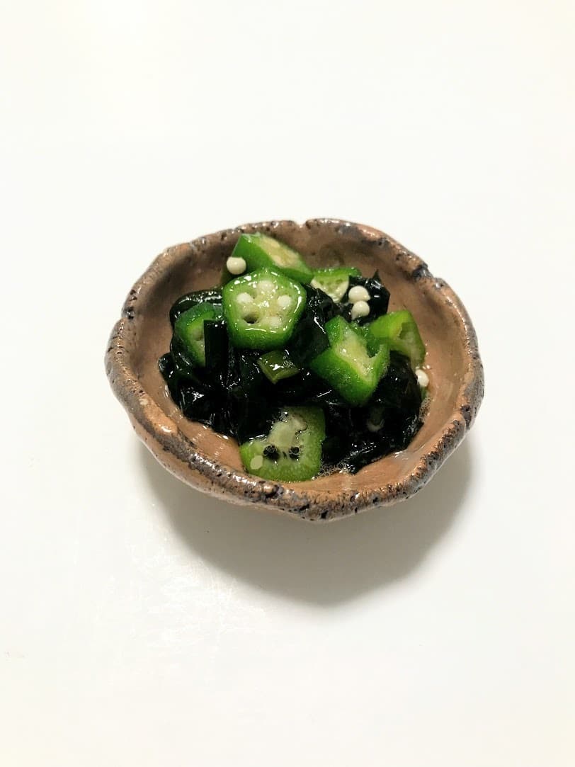 オクラとワカメの酢の物の完成写真