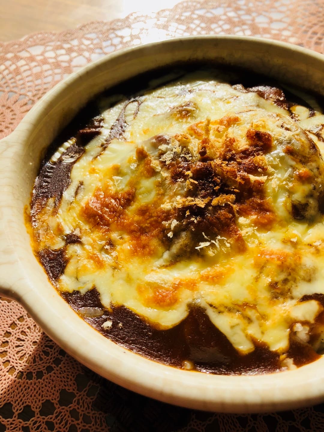 カレーのリメイクに!ハンバーグカレードリアの完成写真