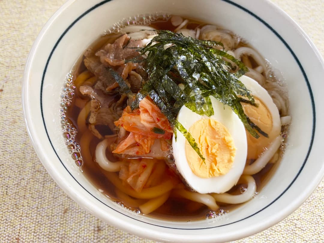 カルビうどんの完成写真