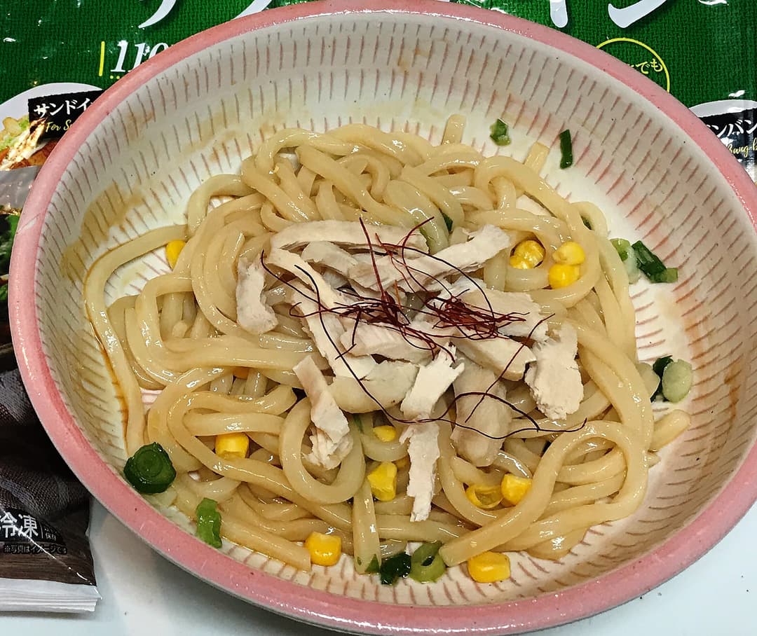 LAWSON 鶏とコーンのオイスターソースうどんの完成写真