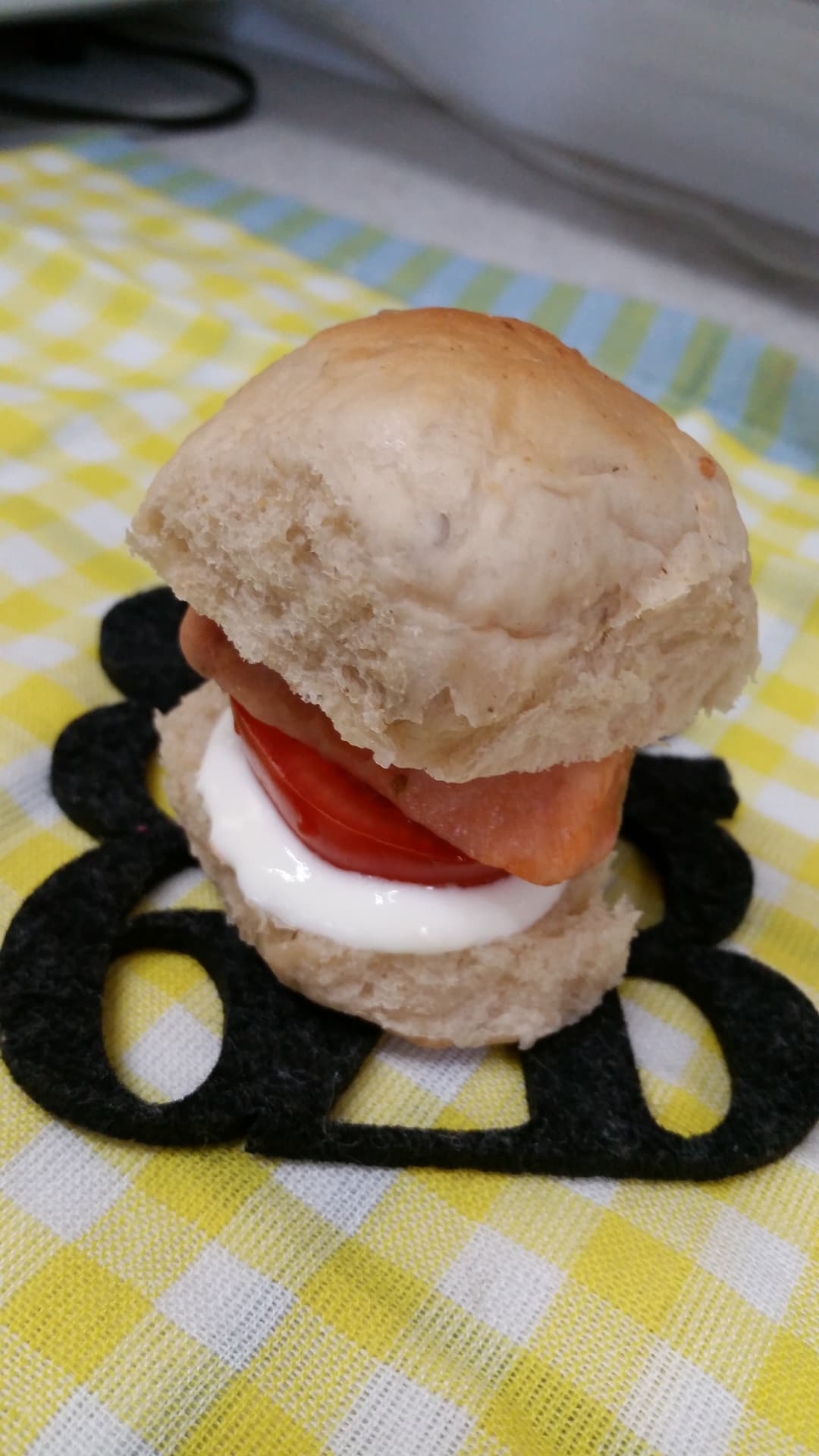 ヨーグルト鮭バーガーの完成写真