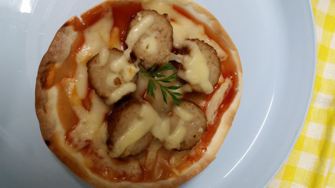 餃子の皮で肉巻きチーズピザの完成写真