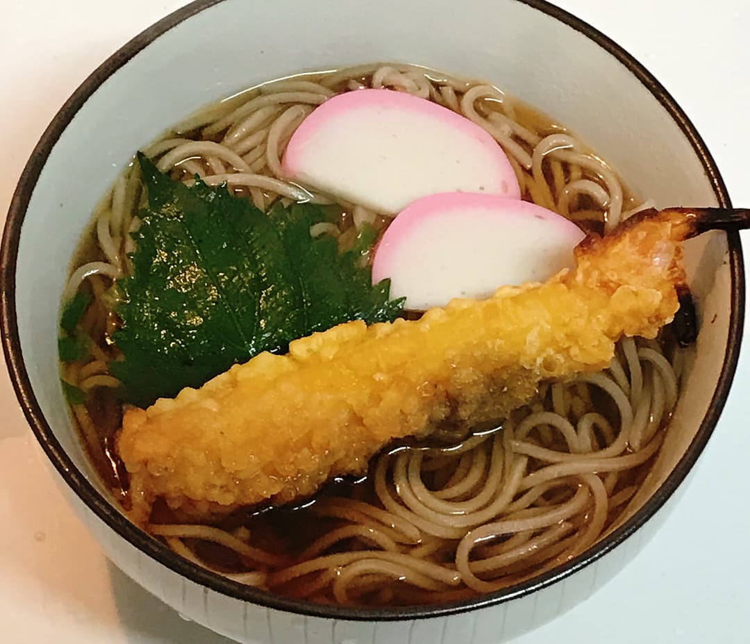エビ天そばの完成写真