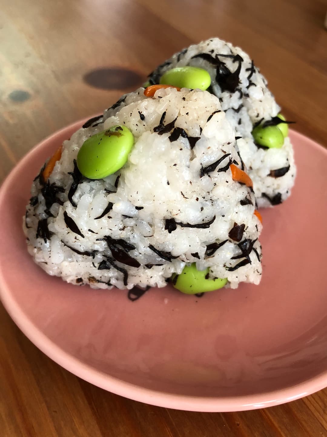 ひじきと枝豆のおにぎりの完成写真