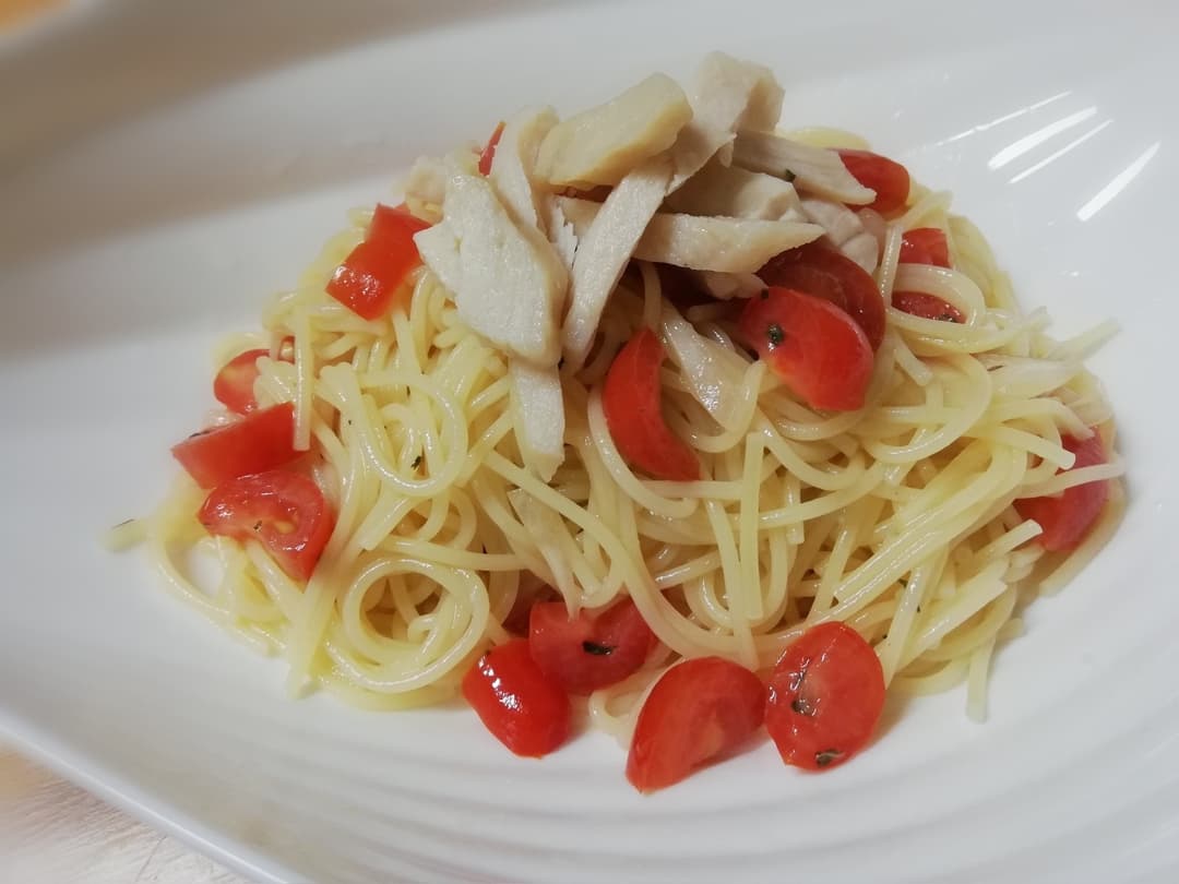 チキンとトマトの冷製パスタの完成写真