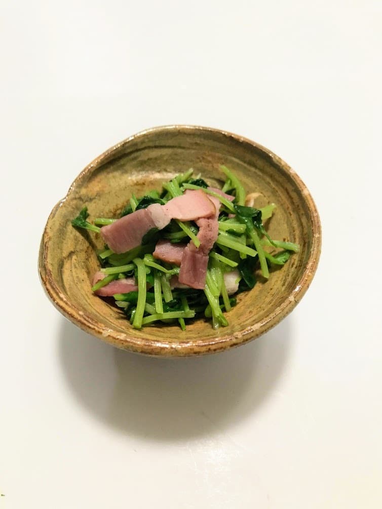 レンジで簡単☆ベーコンと豆苗炒めの完成写真