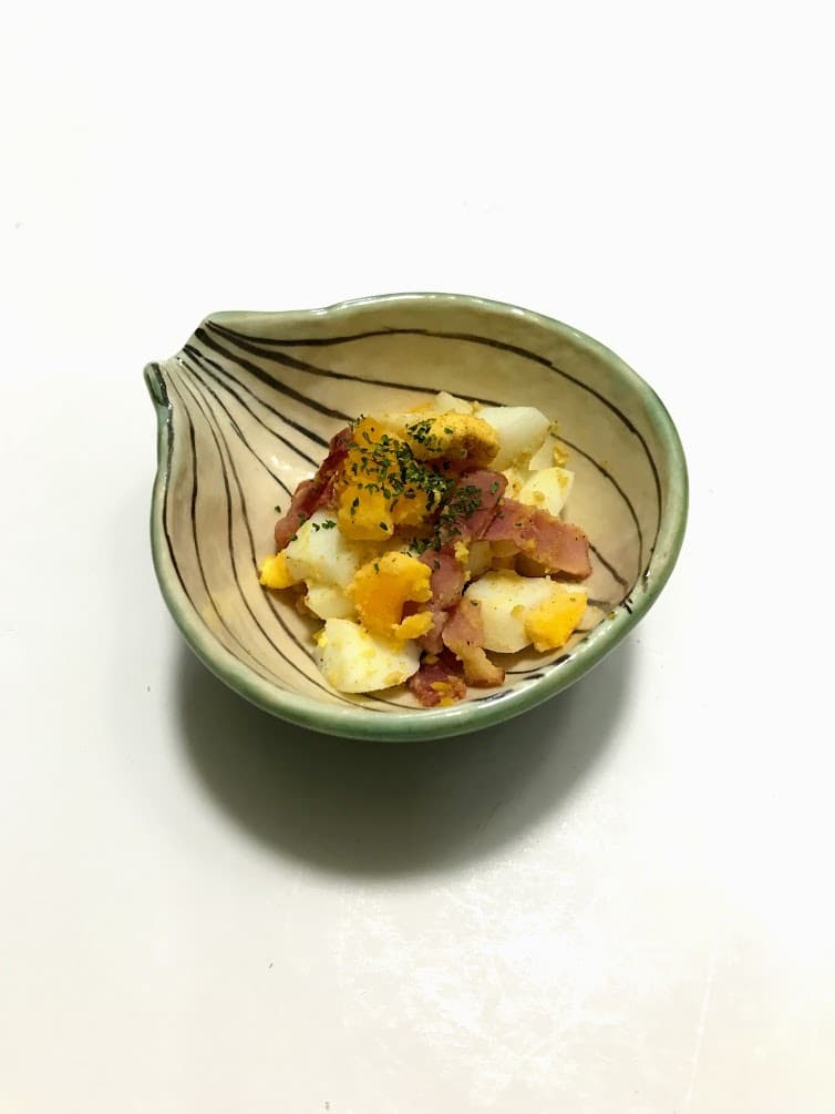 レンジで簡単☆ベーコンとゆで卵のシンプル和えの完成写真