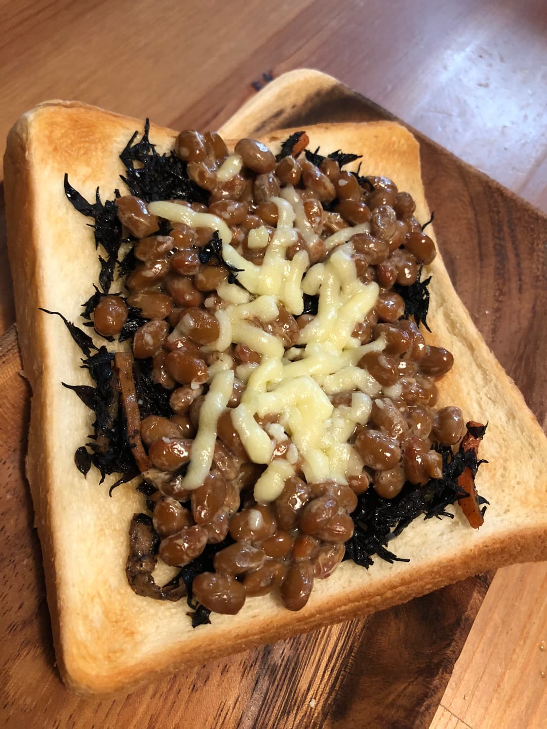 納豆とひじきのトーストの完成写真