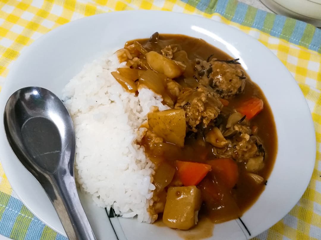 ひじき団子のカレーライスの完成写真